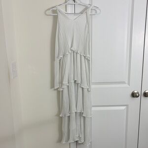 Elegant White Sleeveless Dress